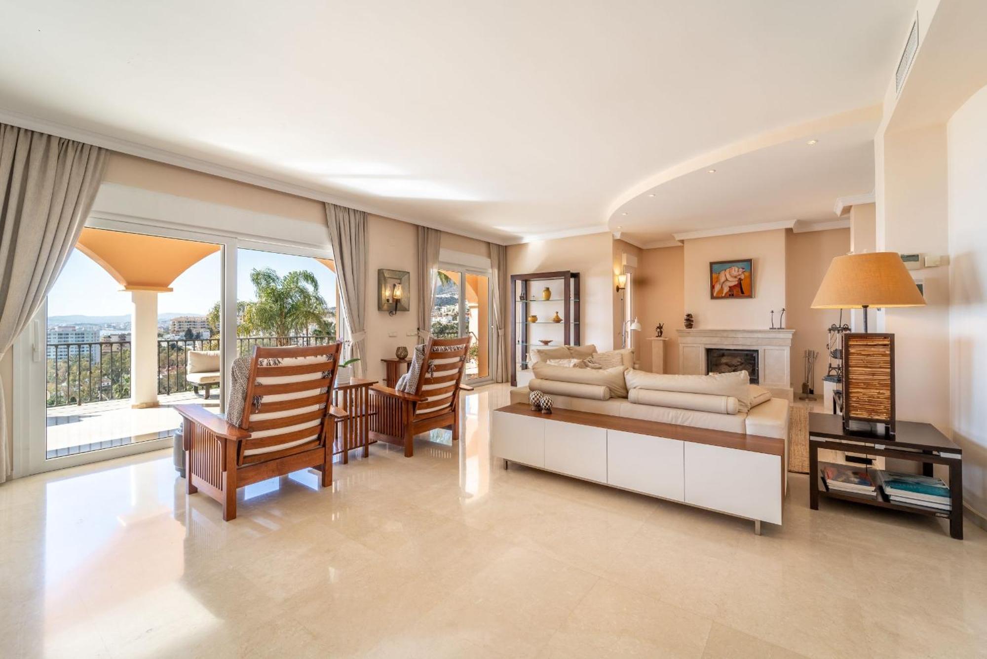 Beachside Villa With Panoramic Sea Views Benalmadena Exterior photo