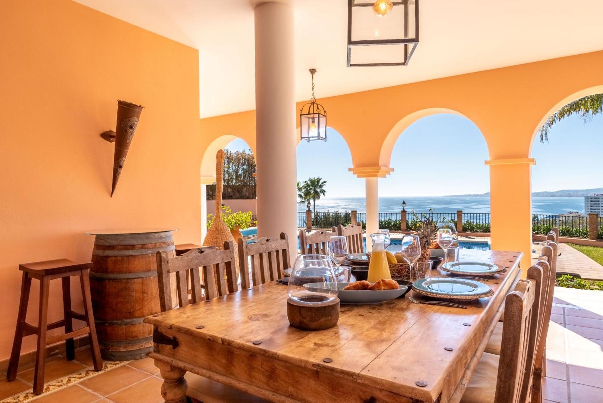 Beachside Villa With Panoramic Sea Views Benalmadena Exterior photo