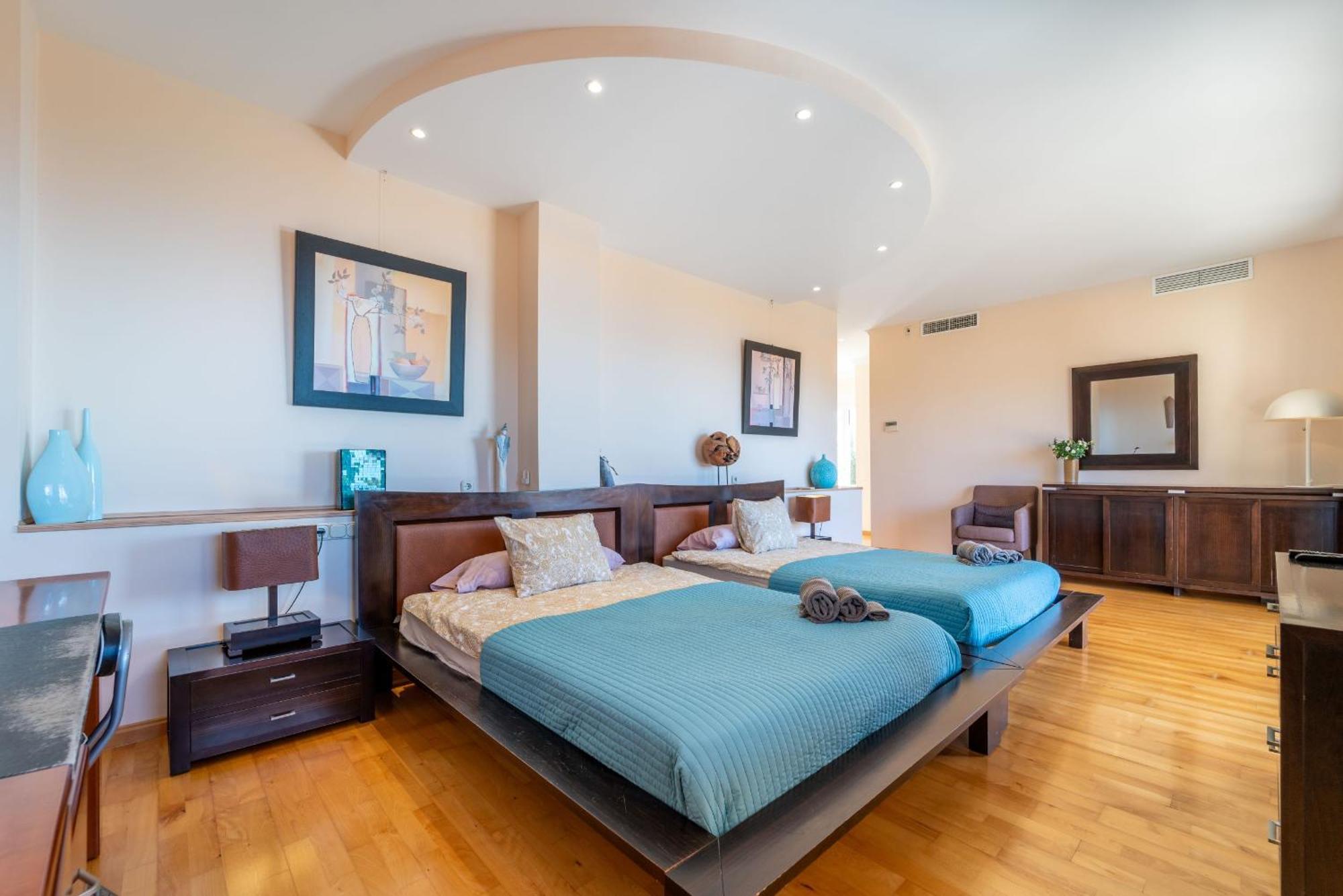 Beachside Villa With Panoramic Sea Views Benalmadena Exterior photo